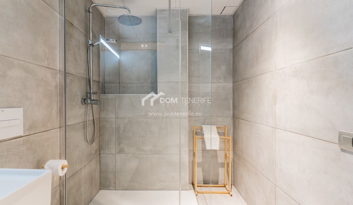 2 chambre Appartement à vendre à Adeje avec piscine - 295 000 € (Ref: 9345200)