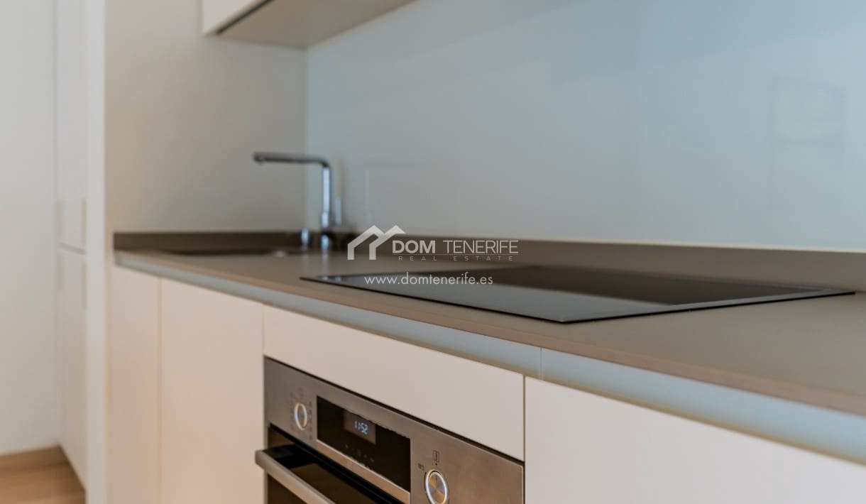 2 chambre Appartement à vendre à Adeje avec piscine - 295 000 € (Ref: 9345200)