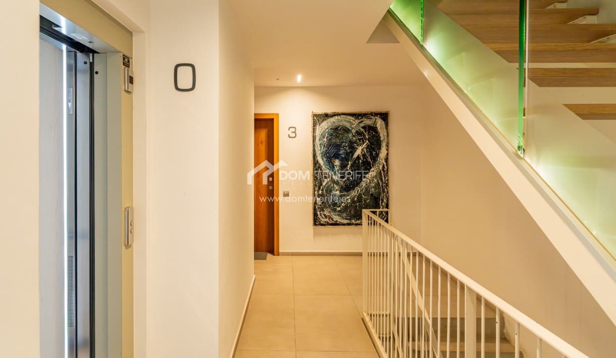 2 chambre Appartement à vendre à Adeje avec piscine - 295 000 € (Ref: 9345200)