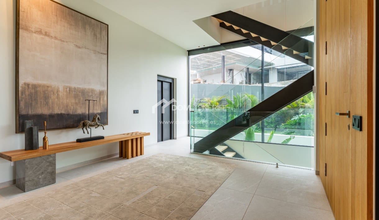 4 makuuhuone Huvila myytävänä paikassa Guia de Isora mukana uima-altaan 
autotalli - 4 290 000 € (Ref: 9374564)