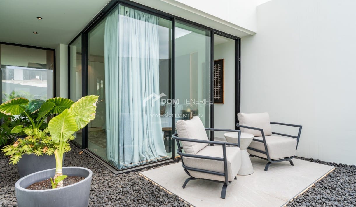 4 makuuhuone Huvila myytävänä paikassa Guia de Isora mukana uima-altaan 
autotalli - 4 290 000 € (Ref: 9374564)