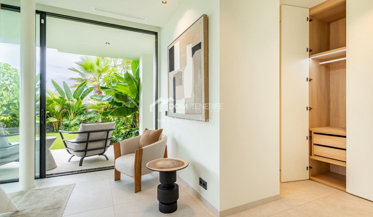 4 makuuhuone Huvila myytävänä paikassa Guia de Isora mukana uima-altaan 
autotalli - 4 290 000 € (Ref: 9374564)