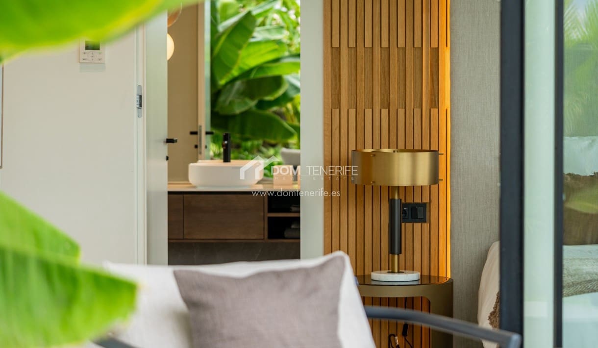 4 makuuhuone Huvila myytävänä paikassa Guia de Isora mukana uima-altaan 
autotalli - 4 290 000 € (Ref: 9374564)