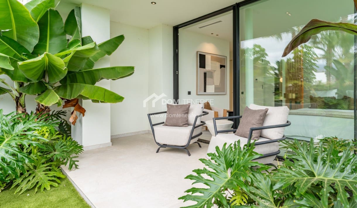 4 makuuhuone Huvila myytävänä paikassa Guia de Isora mukana uima-altaan 
autotalli - 4 290 000 € (Ref: 9374564)