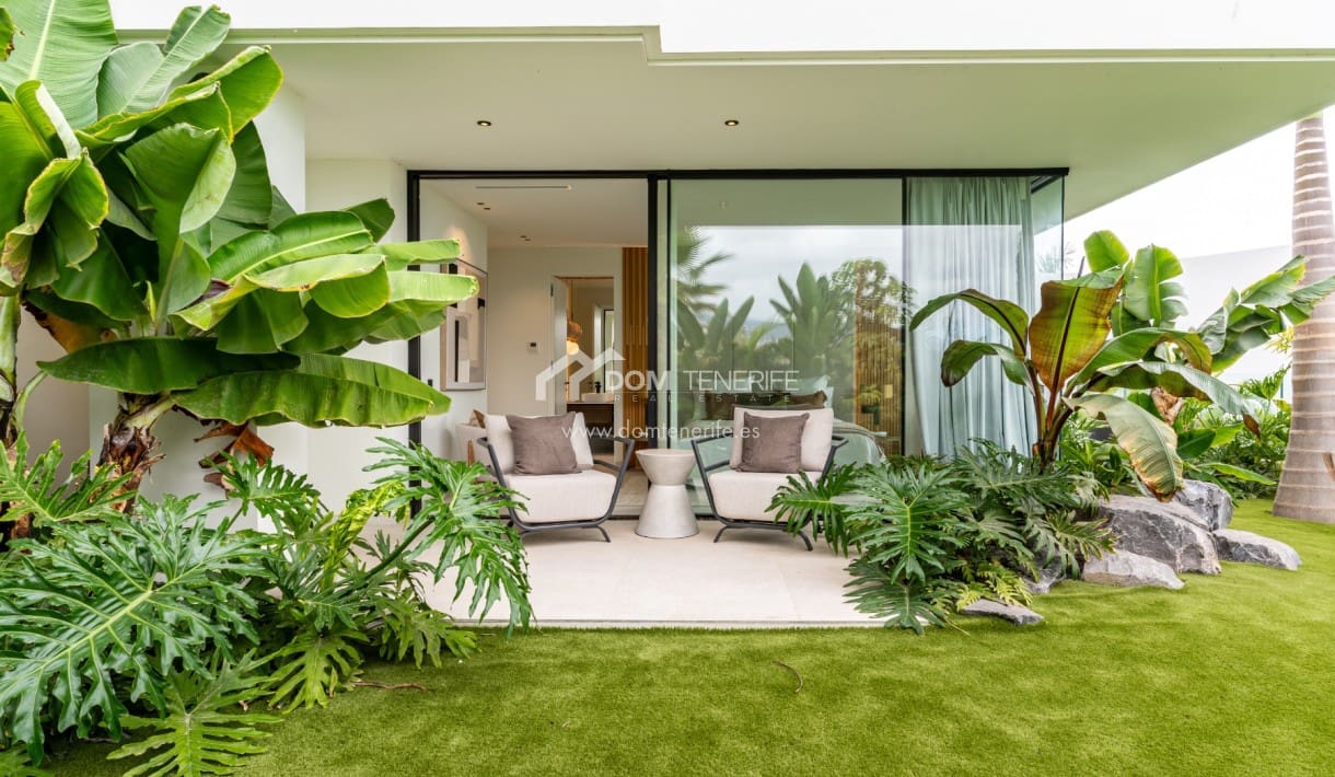 4 makuuhuone Huvila myytävänä paikassa Guia de Isora mukana uima-altaan 
autotalli - 4 290 000 € (Ref: 9374564)