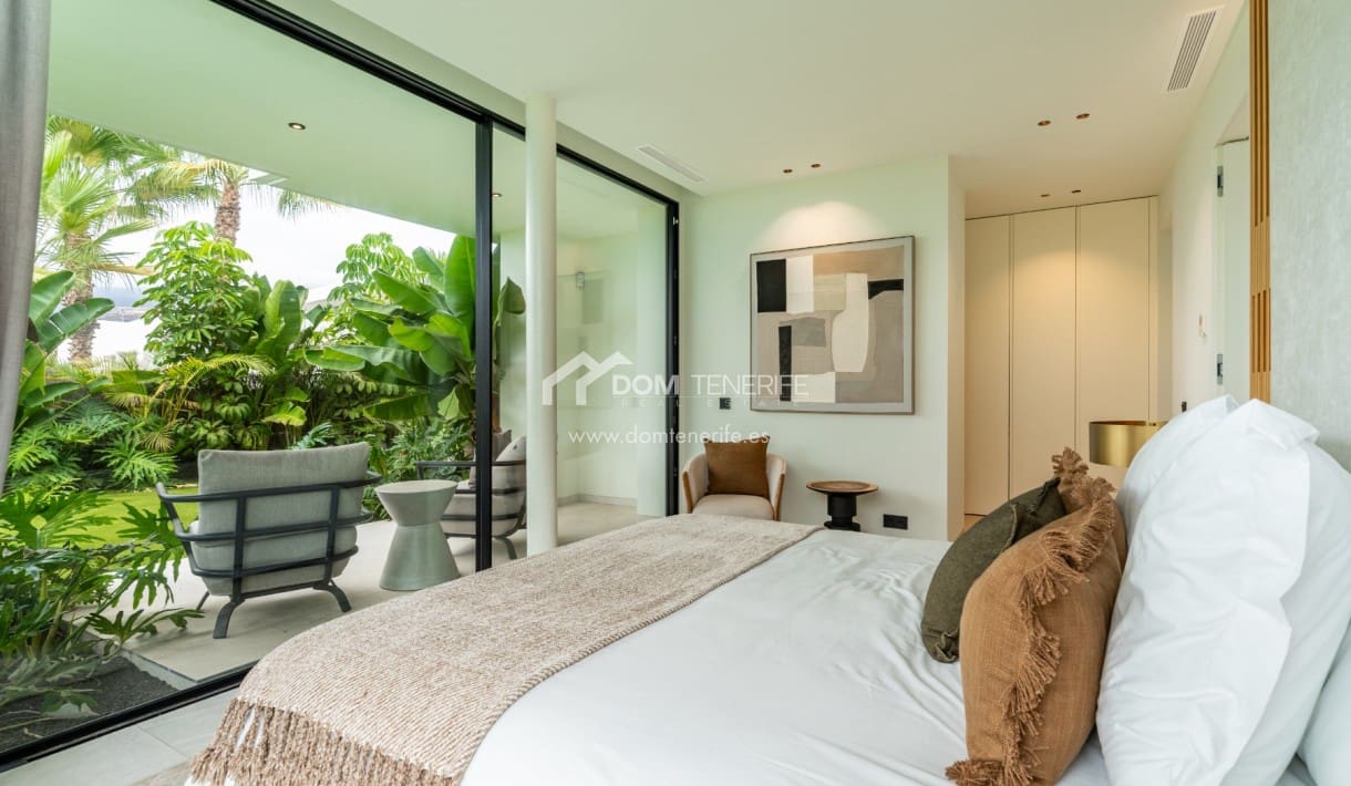 4 makuuhuone Huvila myytävänä paikassa Guia de Isora mukana uima-altaan 
autotalli - 4 290 000 € (Ref: 9374564)