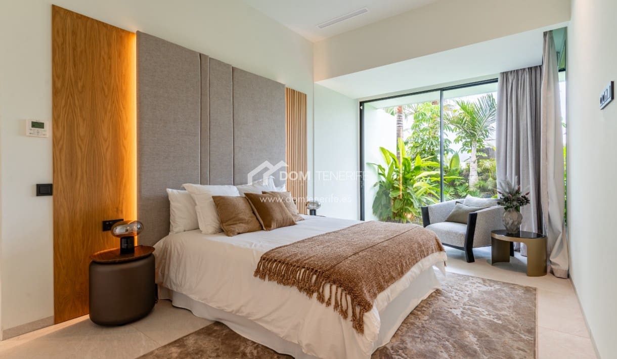 4 makuuhuone Huvila myytävänä paikassa Guia de Isora mukana uima-altaan 
autotalli - 4 290 000 € (Ref: 9374564)