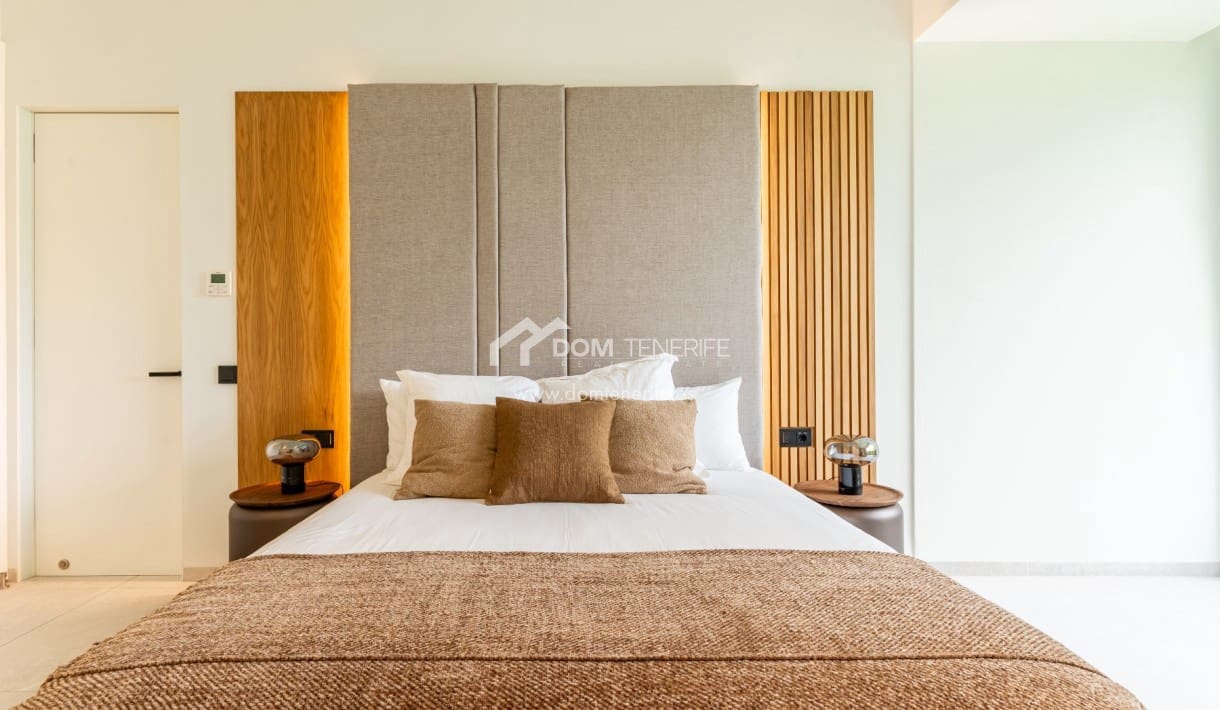 4 makuuhuone Huvila myytävänä paikassa Guia de Isora mukana uima-altaan 
autotalli - 4 290 000 € (Ref: 9374564)