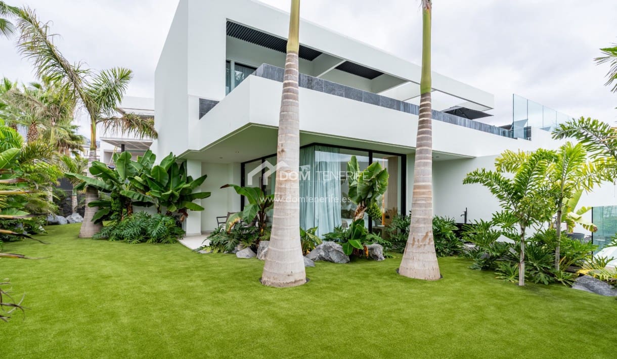 4 makuuhuone Huvila myytävänä paikassa Guia de Isora mukana uima-altaan 
autotalli - 4 290 000 € (Ref: 9374564)