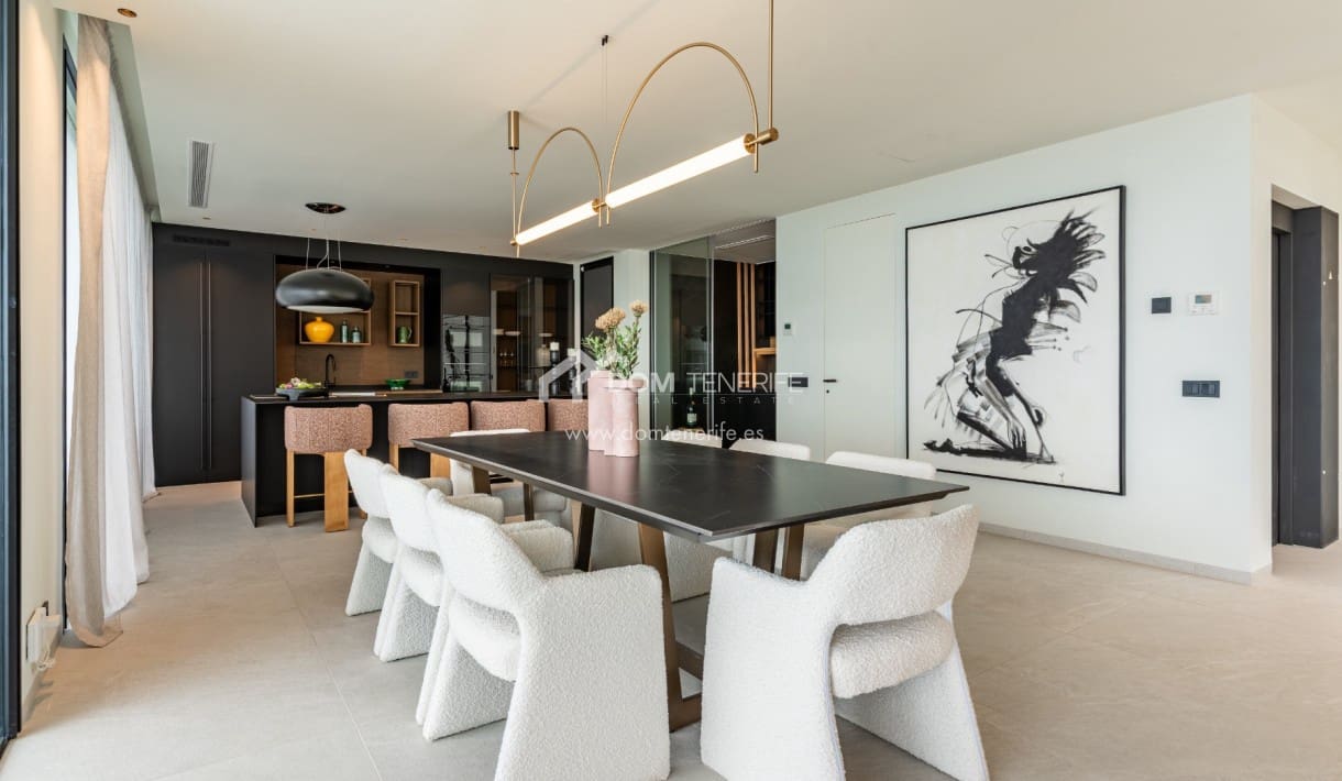 4 makuuhuone Huvila myytävänä paikassa Guia de Isora mukana uima-altaan 
autotalli - 4 290 000 € (Ref: 9374564)