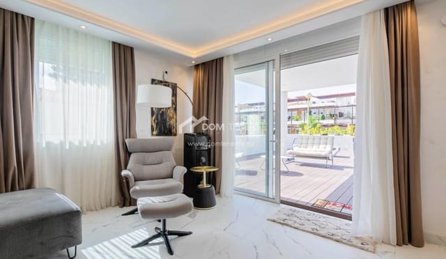 3 chambre Villa/Maison à vendre à Amarilla Golf, San Miguel de Abona avec piscine garage - 690 000 € (Ref: 9389842)