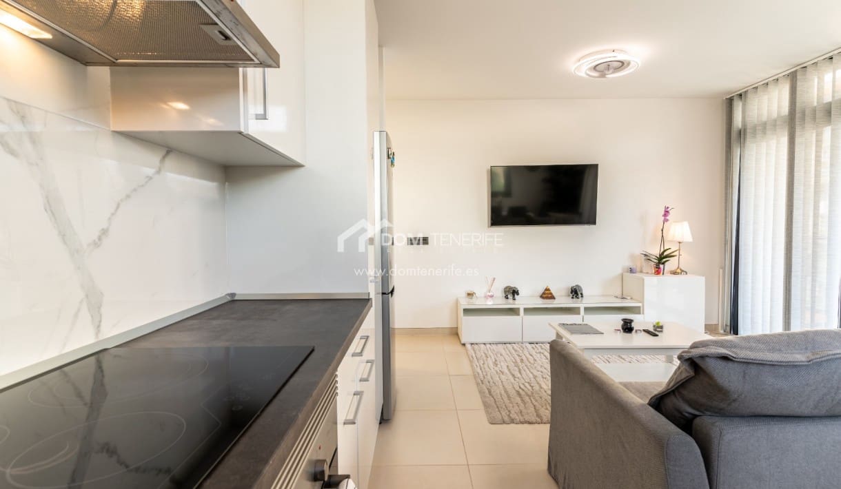 2 soverom Leilighet til salgs i Adeje med svømmebasseng - € 330 000 (Ref: 9395543)