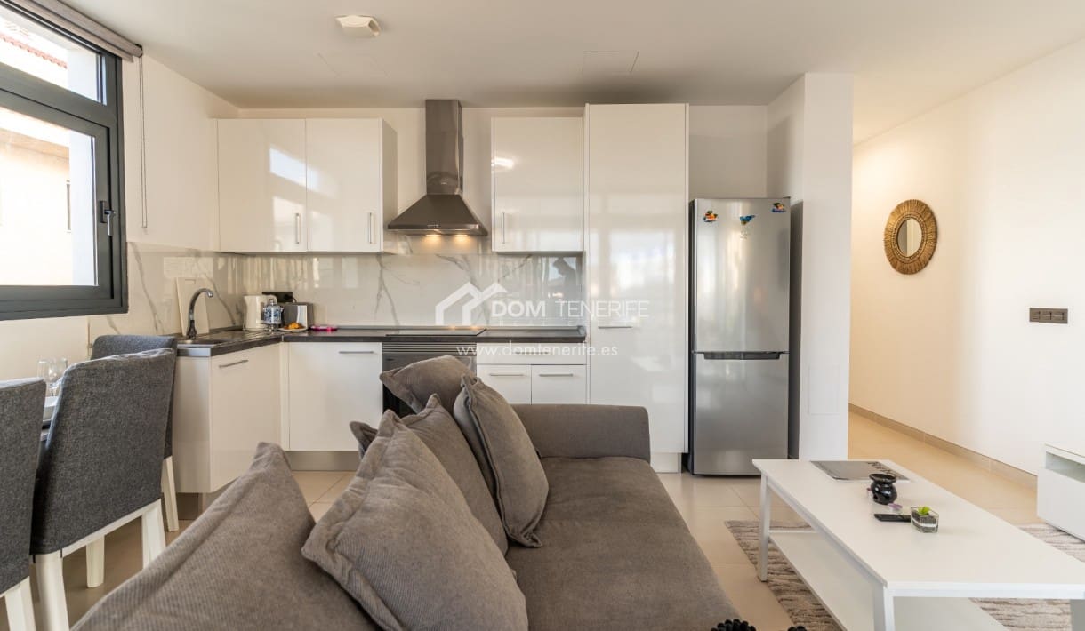 2 soverom Leilighet til salgs i Adeje med svømmebasseng - € 330 000 (Ref: 9395543)