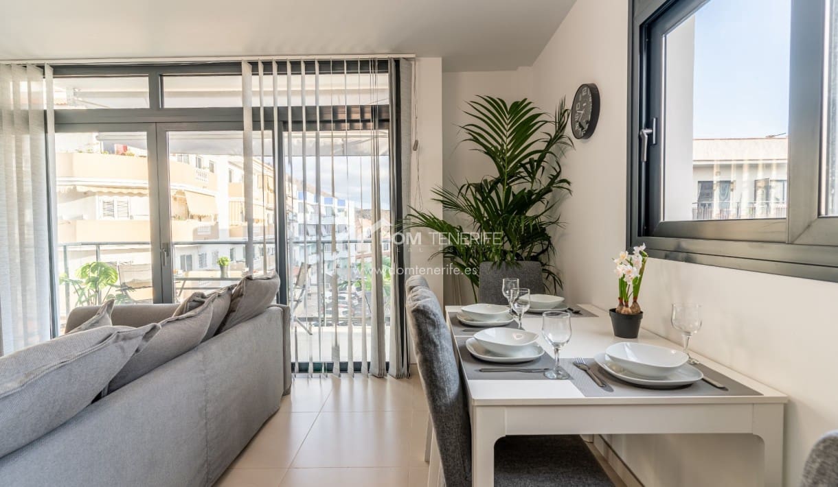 2 soverom Leilighet til salgs i Adeje med svømmebasseng - € 330 000 (Ref: 9395543)