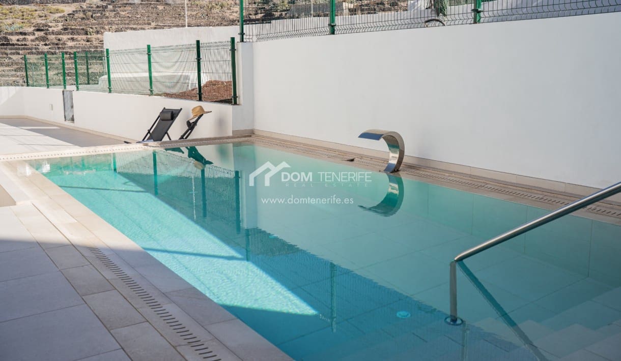 2 soverom Leilighet til salgs i Adeje med svømmebasseng - € 330 000 (Ref: 9395543)