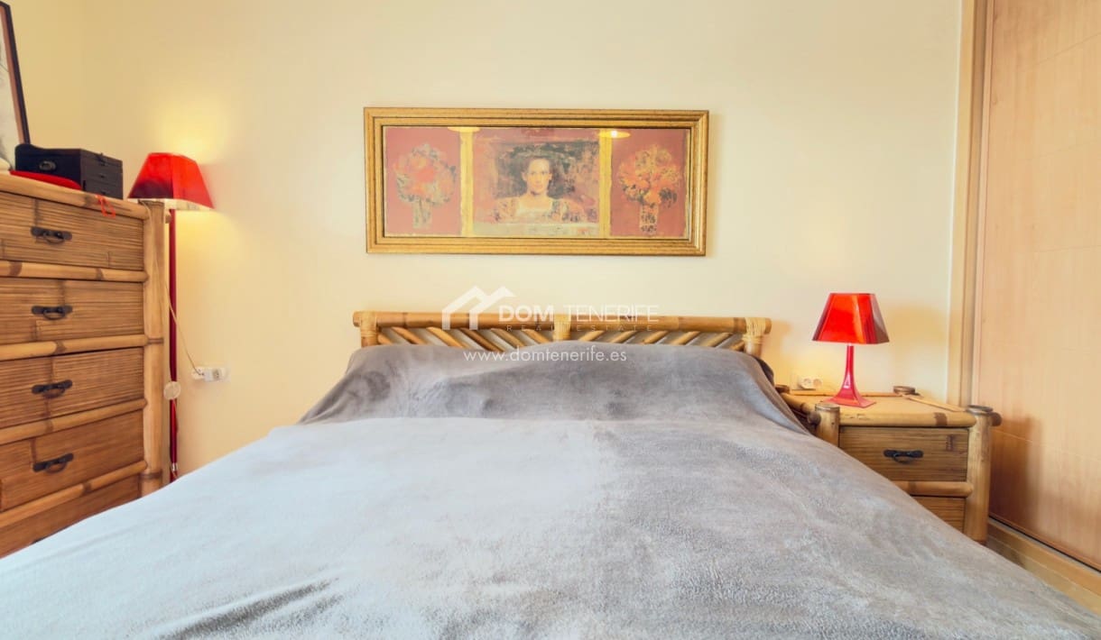 3 makuuhuone Huoneisto myytävänä paikassa La Caleta Adeje mukana uima-altaan 
autotalli - 790 000 € (Ref: 9397957)