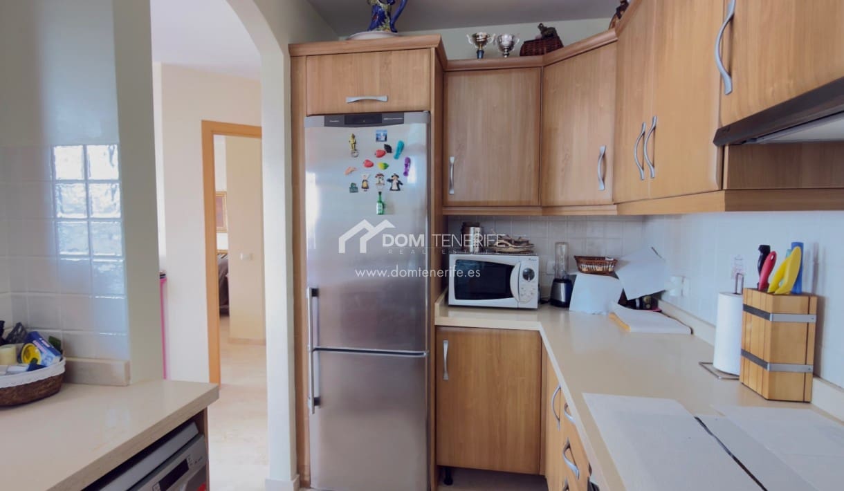 3 makuuhuone Huoneisto myytävänä paikassa La Caleta Adeje mukana uima-altaan 
autotalli - 790 000 € (Ref: 9397957)