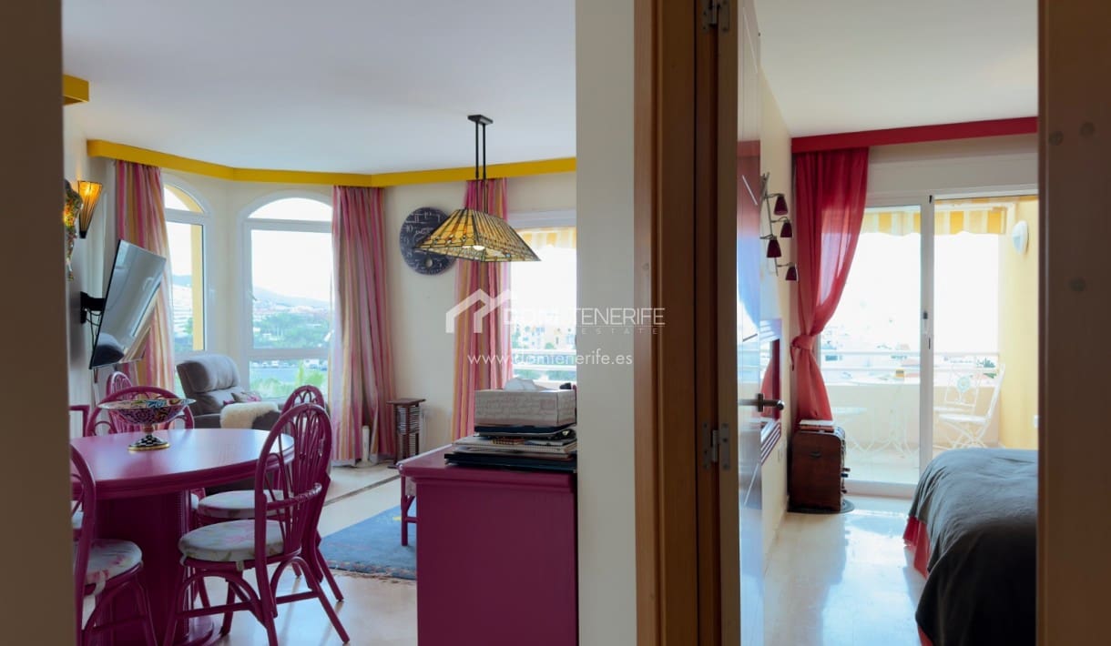 3 makuuhuone Huoneisto myytävänä paikassa La Caleta Adeje mukana uima-altaan 
autotalli - 790 000 € (Ref: 9397957)