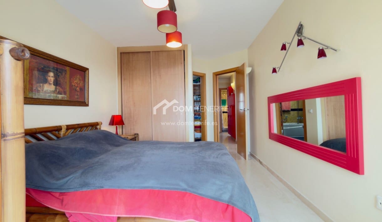 3 makuuhuone Huoneisto myytävänä paikassa La Caleta Adeje mukana uima-altaan 
autotalli - 790 000 € (Ref: 9397957)