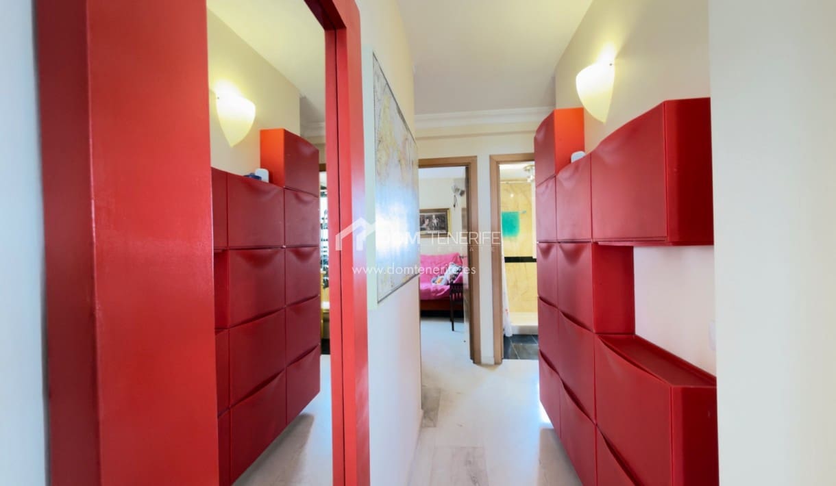 3 makuuhuone Huoneisto myytävänä paikassa La Caleta Adeje mukana uima-altaan 
autotalli - 790 000 € (Ref: 9397957)