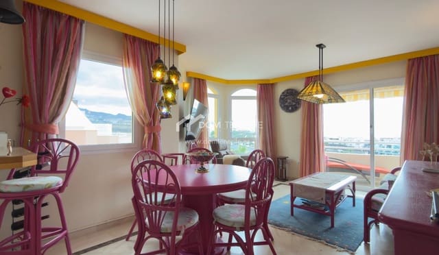 3 makuuhuone Huoneisto myytävänä paikassa La Caleta Adeje, Adeje mukana uima-altaan 
autotalli - 790 000 € (Ref: 9397957)