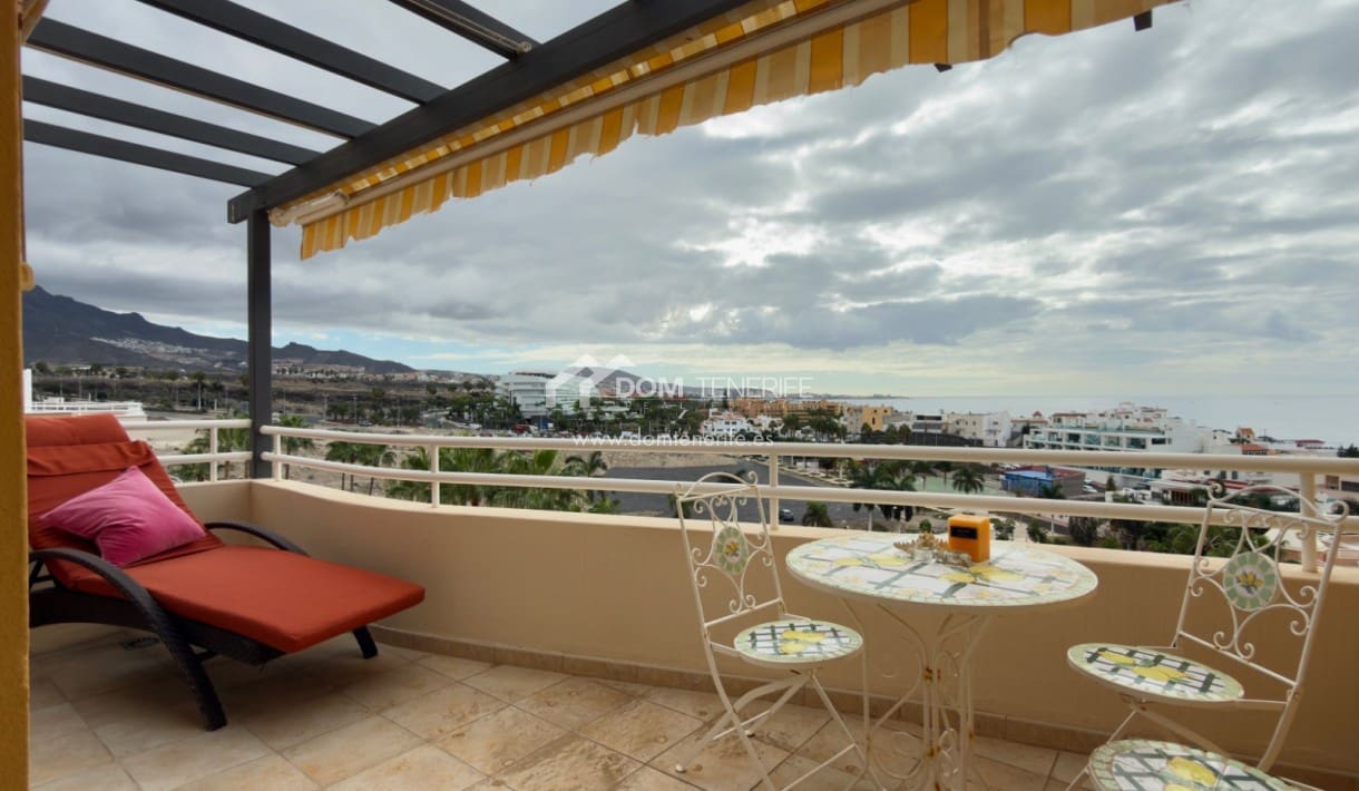 3 makuuhuone Huoneisto myytävänä paikassa La Caleta Adeje mukana uima-altaan 
autotalli - 790 000 € (Ref: 9397957)