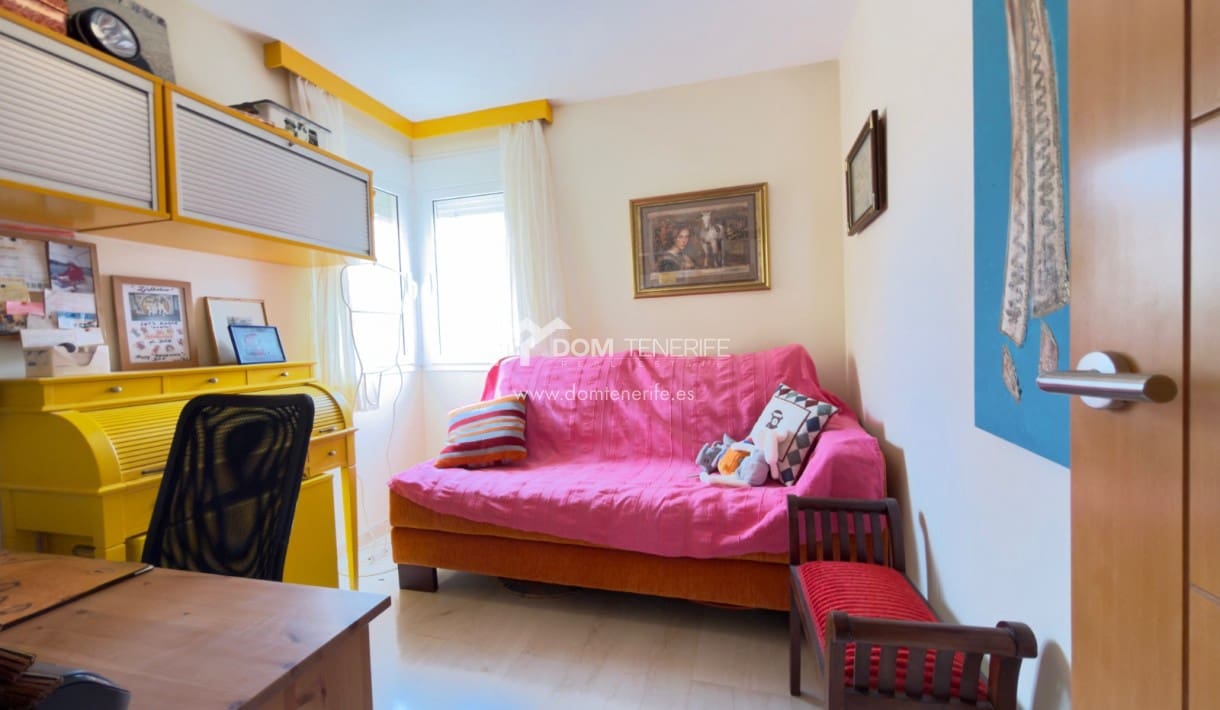 3 makuuhuone Huoneisto myytävänä paikassa La Caleta Adeje mukana uima-altaan 
autotalli - 790 000 € (Ref: 9397957)