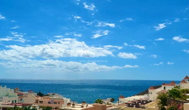 3 makuuhuone Huoneisto myytävänä paikassa La Caleta Adeje, Adeje mukana uima-altaan 
autotalli - 790 000 € (Ref: 9397957)