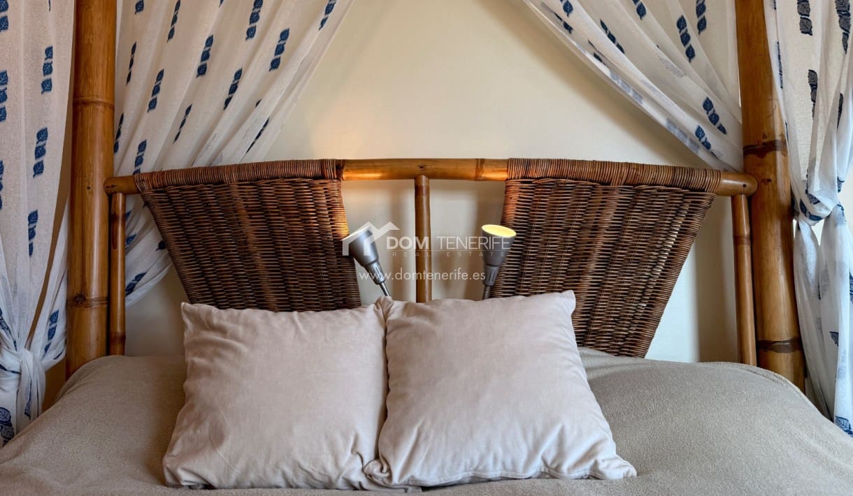 3 makuuhuone Huoneisto myytävänä paikassa La Caleta Adeje mukana uima-altaan 
autotalli - 790 000 € (Ref: 9397957)