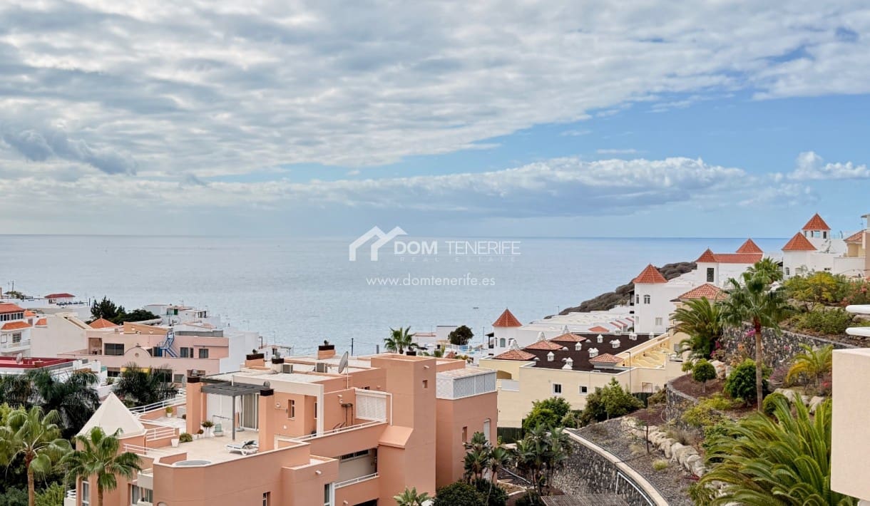 3 makuuhuone Huoneisto myytävänä paikassa La Caleta Adeje mukana uima-altaan 
autotalli - 790 000 € (Ref: 9397957)