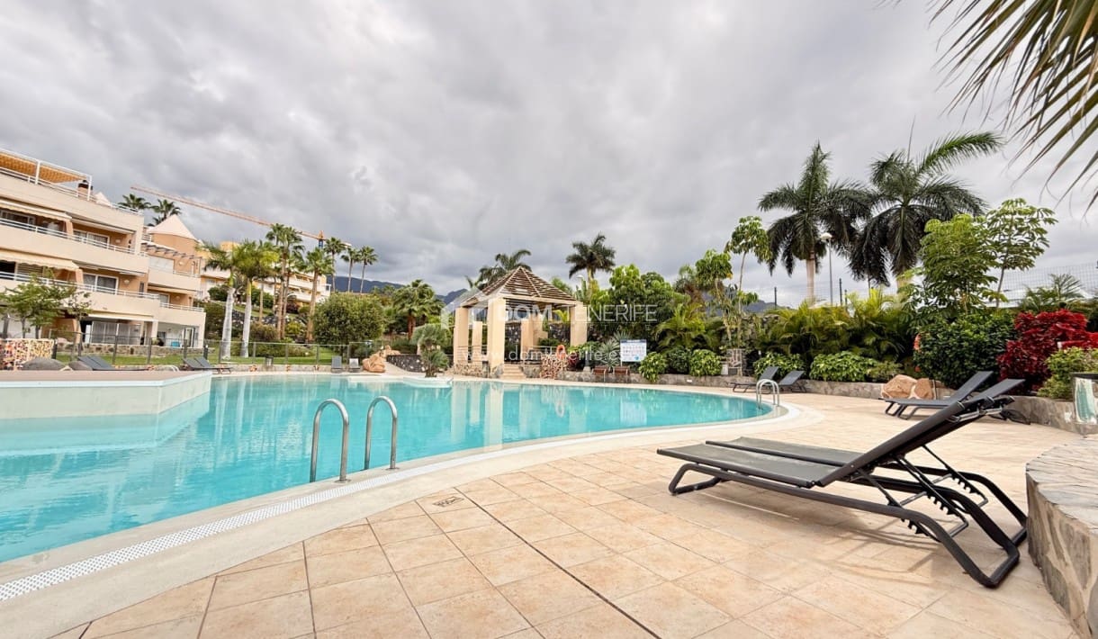 3 makuuhuone Huoneisto myytävänä paikassa La Caleta Adeje mukana uima-altaan 
autotalli - 790 000 € (Ref: 9397957)