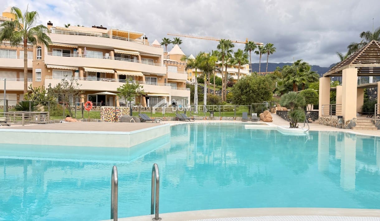 3 makuuhuone Huoneisto myytävänä paikassa La Caleta Adeje mukana uima-altaan 
autotalli - 790 000 € (Ref: 9397957)