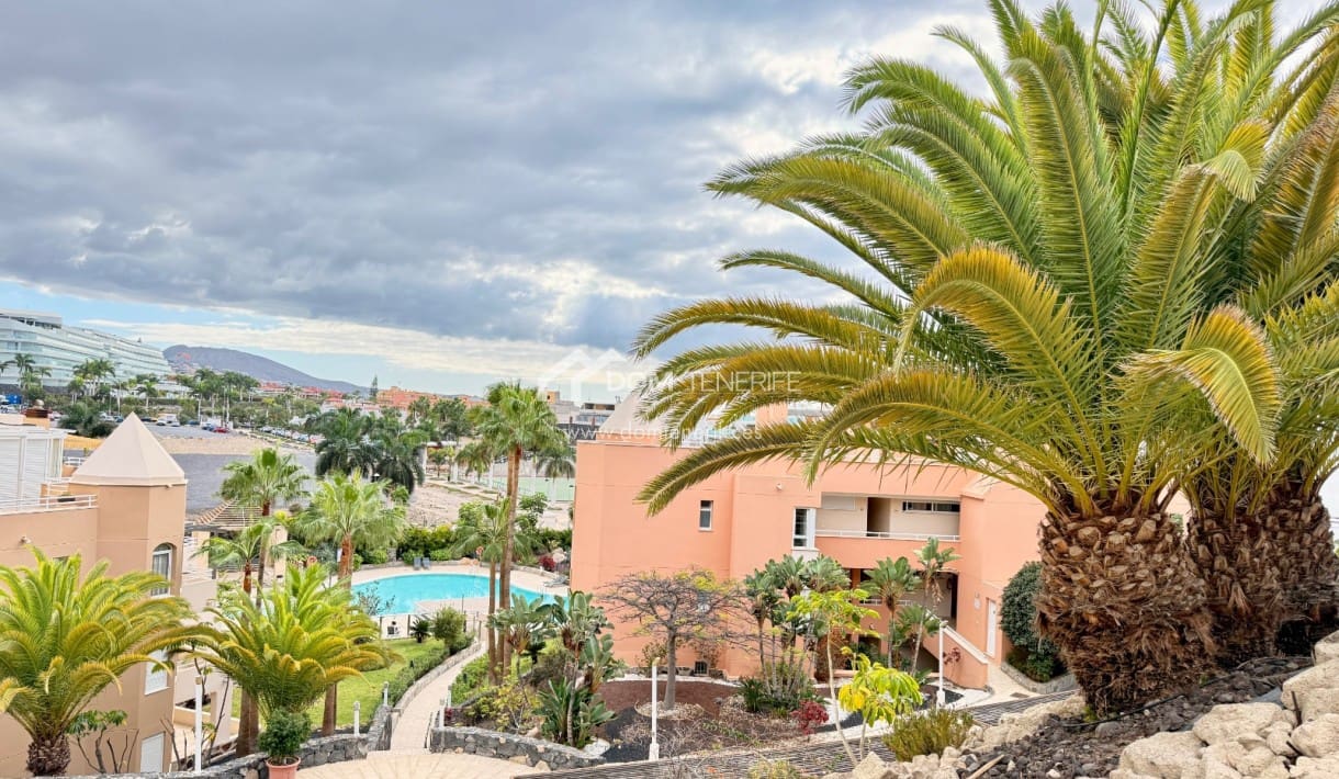 3 makuuhuone Huoneisto myytävänä paikassa La Caleta Adeje mukana uima-altaan 
autotalli - 790 000 € (Ref: 9397957)