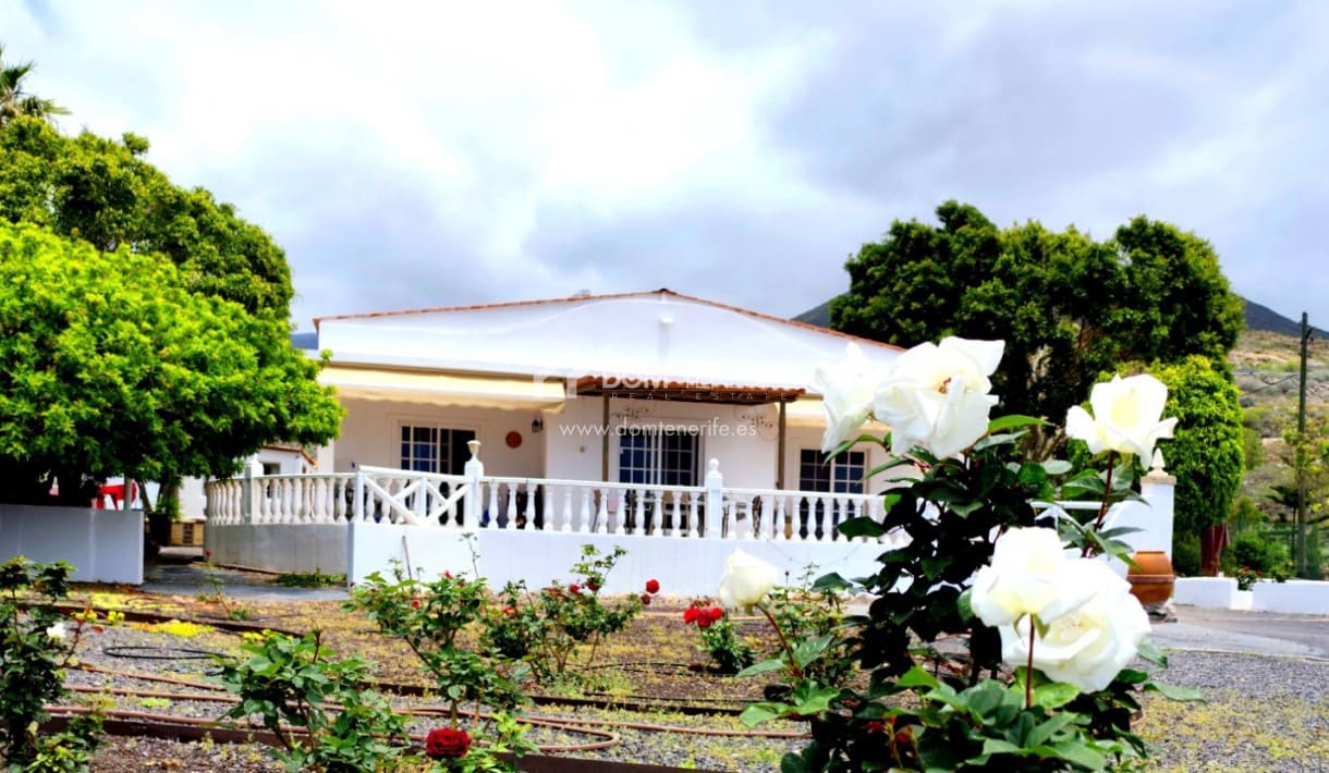 6 soveværelse Finca/Landehus til salg i Piedra Hincada med garage - € 1.050.000 (Ref: 9421582)