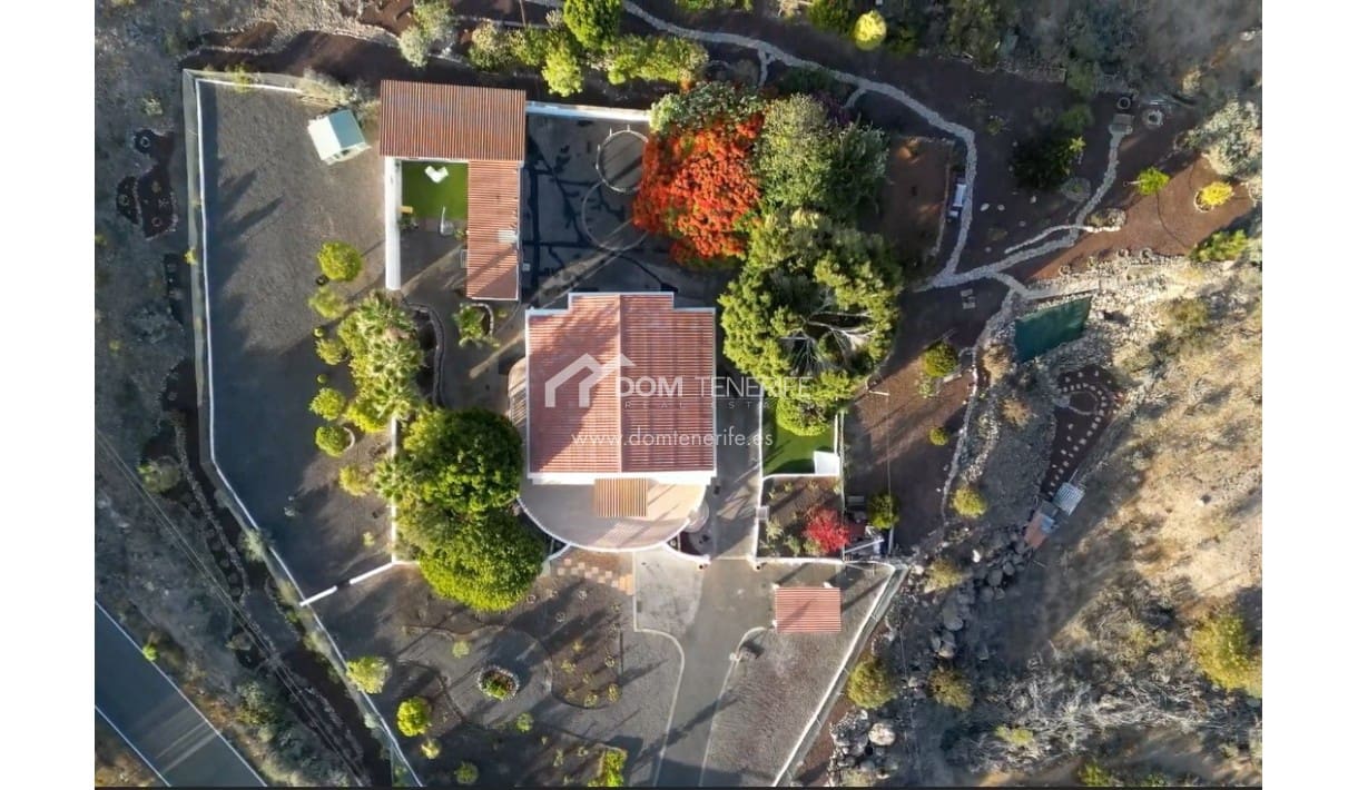 6 soveværelse Finca/Landehus til salg i Piedra Hincada med garage - € 1.050.000 (Ref: 9421582)