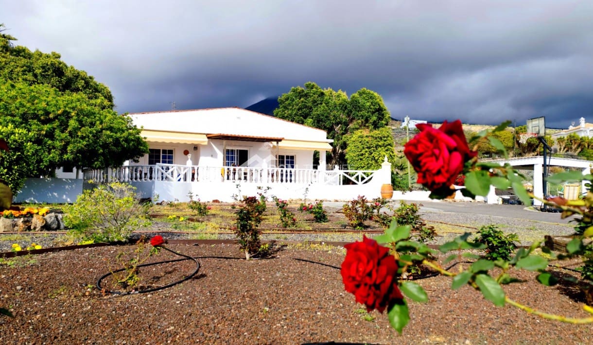 6 soveværelse Finca/Landehus til salg i Piedra Hincada med garage - € 1.050.000 (Ref: 9421582)