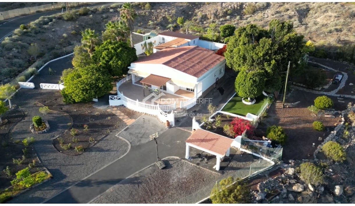 6 soveværelse Finca/Landehus til salg i Piedra Hincada med garage - € 1.050.000 (Ref: 9421582)