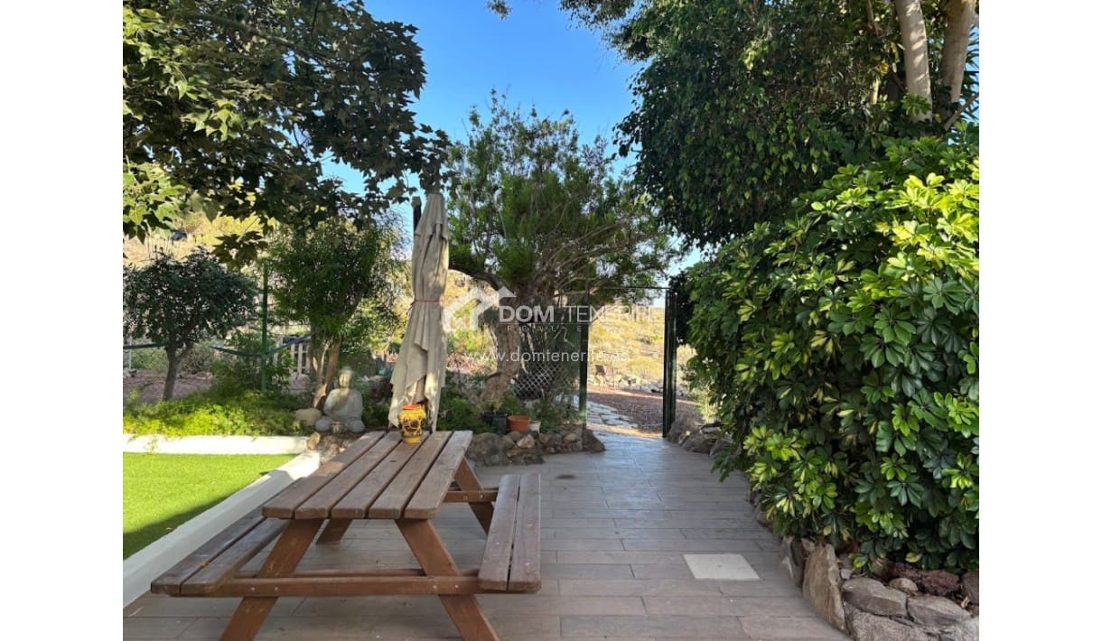 6 soveværelse Finca/Landehus til salg i Piedra Hincada med garage - € 1.050.000 (Ref: 9421582)