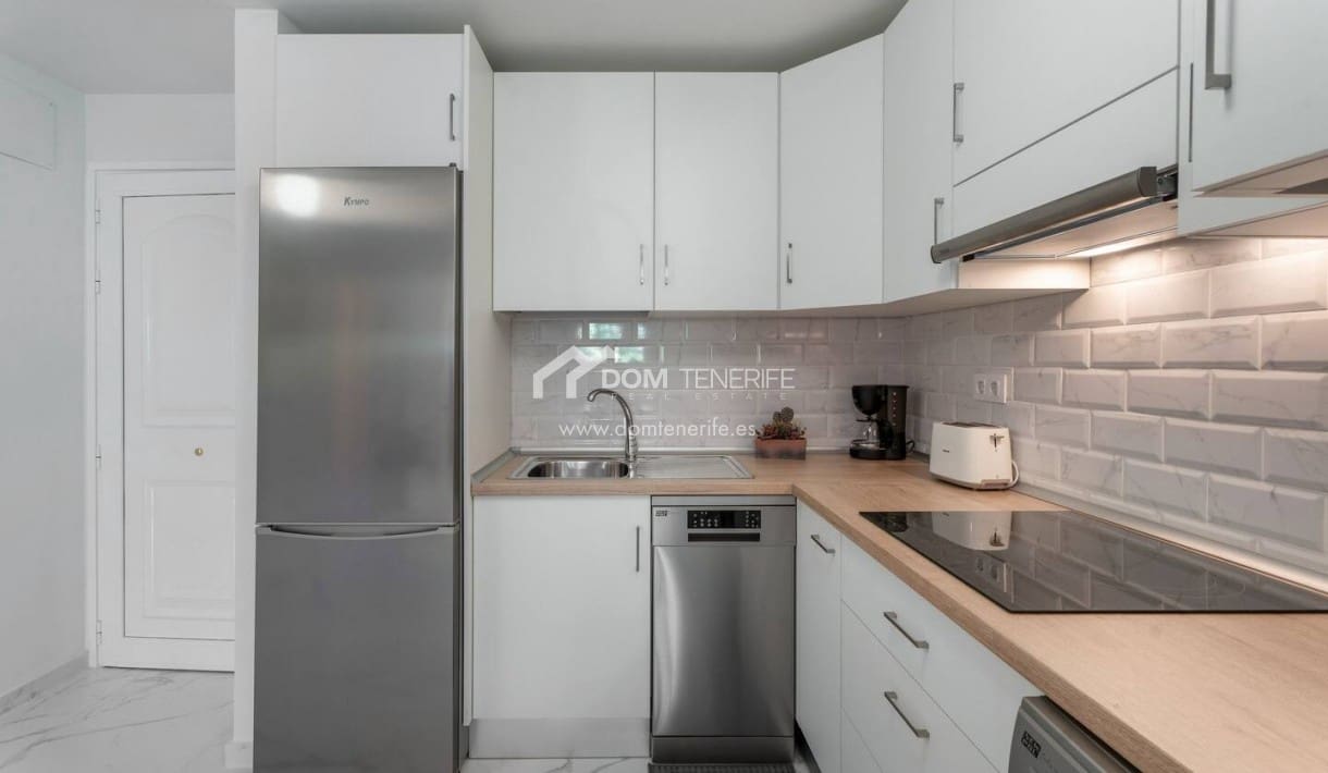 2 chambre Appartement à vendre à Los Cristianos avec piscine - 290 000 € (Ref: 9426653)