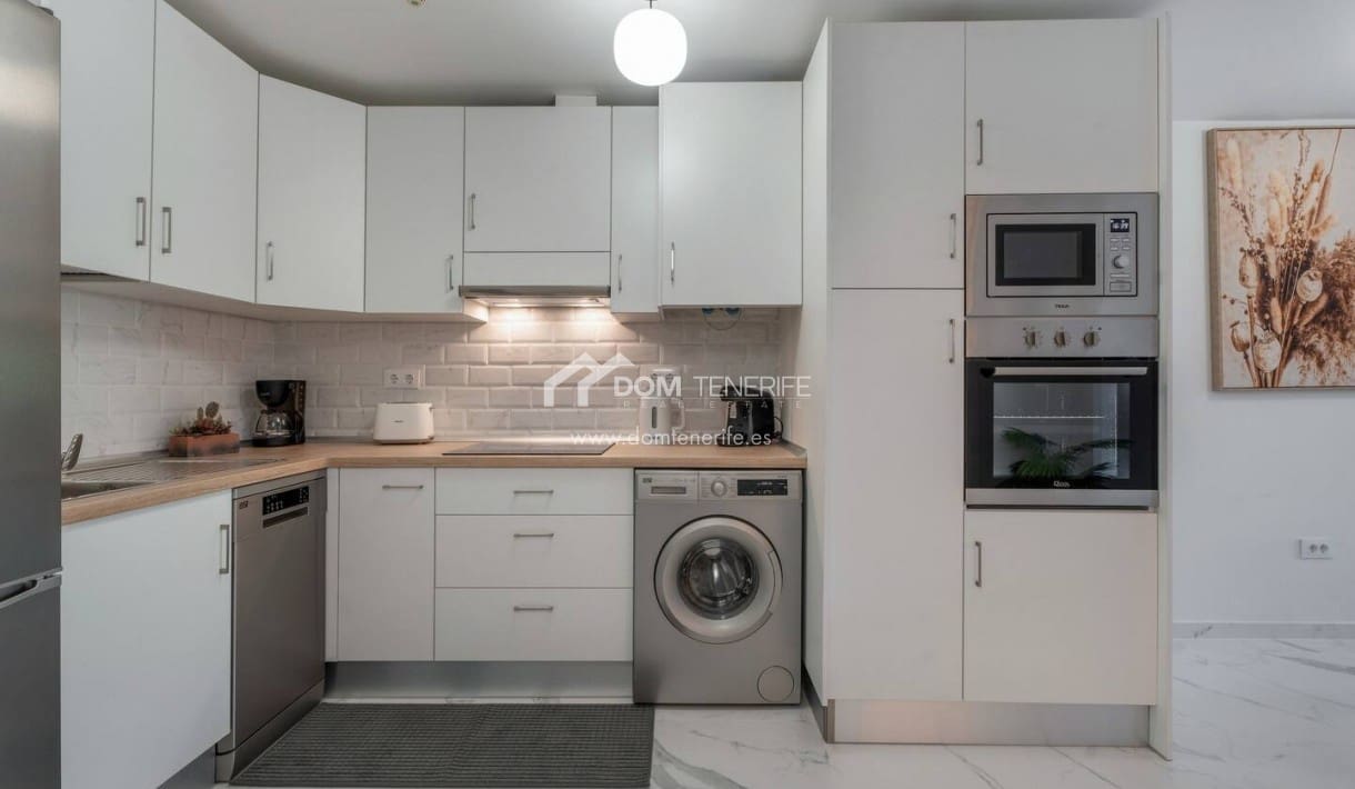 2 chambre Appartement à vendre à Los Cristianos avec piscine - 290 000 € (Ref: 9426653)