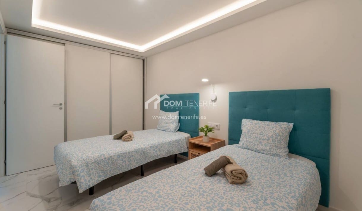 2 chambre Appartement à vendre à Los Cristianos avec piscine - 290 000 € (Ref: 9426653)