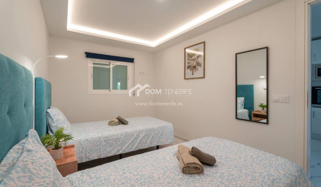 2 chambre Appartement à vendre à Los Cristianos avec piscine - 290 000 € (Ref: 9426653)