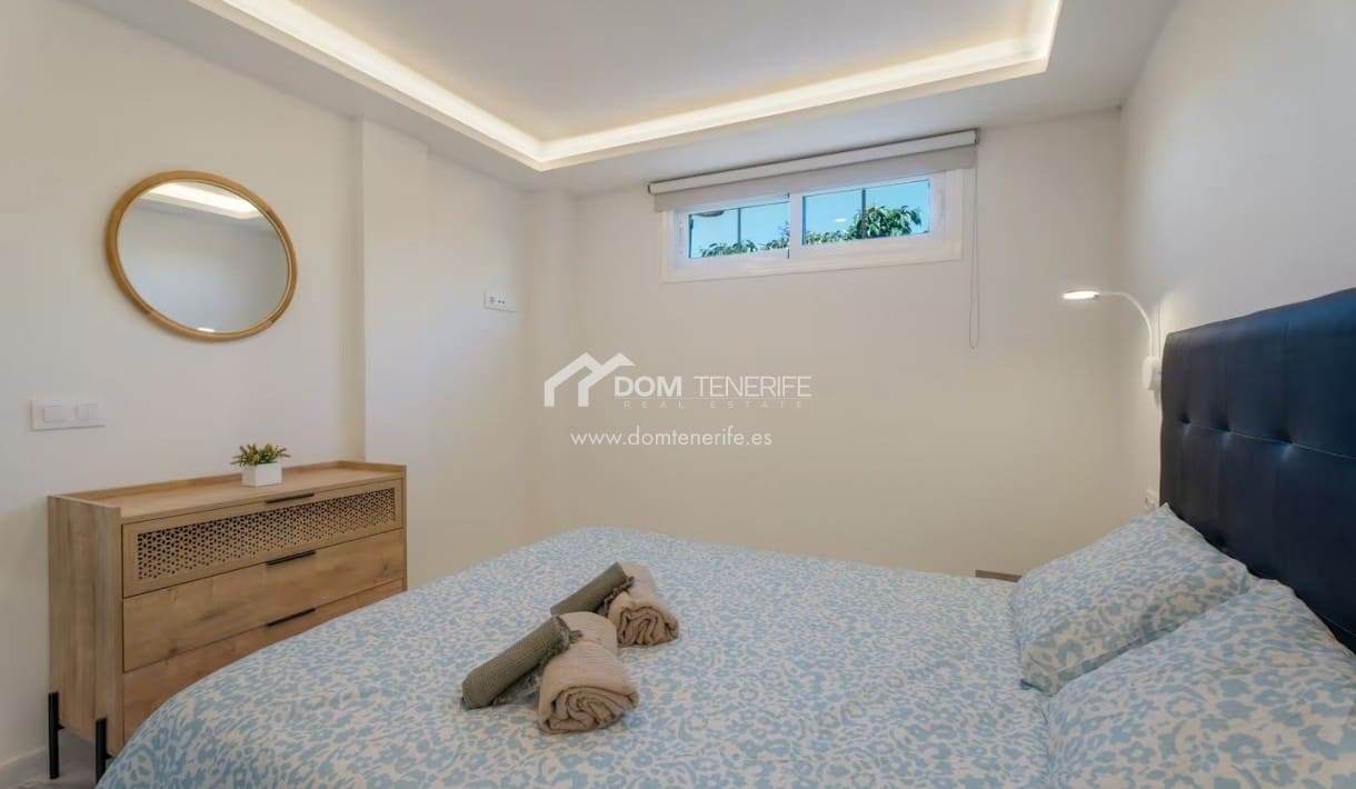 2 chambre Appartement à vendre à Los Cristianos avec piscine - 290 000 € (Ref: 9426653)