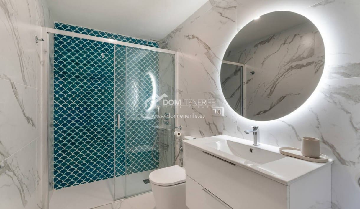 2 chambre Appartement à vendre à Los Cristianos avec piscine - 290 000 € (Ref: 9426653)