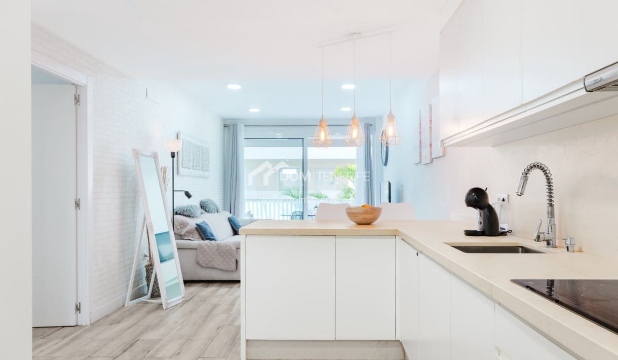 2 chambre Appartement à vendre à Adeje avec piscine garage - 380 000 € (Ref: 9431919)