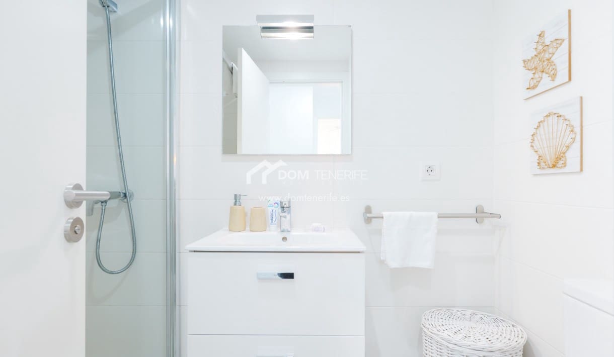 2 chambre Appartement à vendre à Adeje avec piscine garage - 380 000 € (Ref: 9431919)