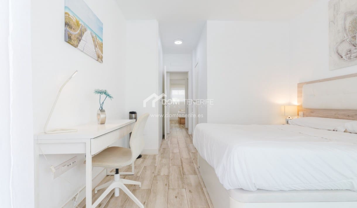 2 chambre Appartement à vendre à Adeje avec piscine garage - 380 000 € (Ref: 9431919)