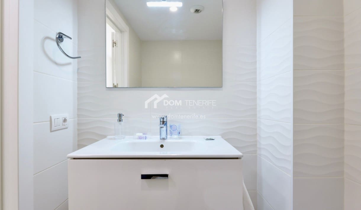 2 chambre Appartement à vendre à Adeje avec piscine garage - 380 000 € (Ref: 9431919)