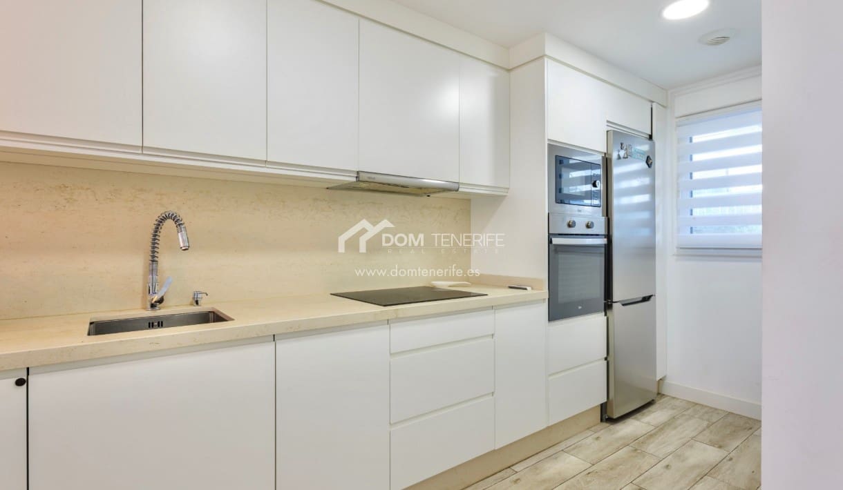 2 chambre Appartement à vendre à Adeje avec piscine garage - 380 000 € (Ref: 9431919)