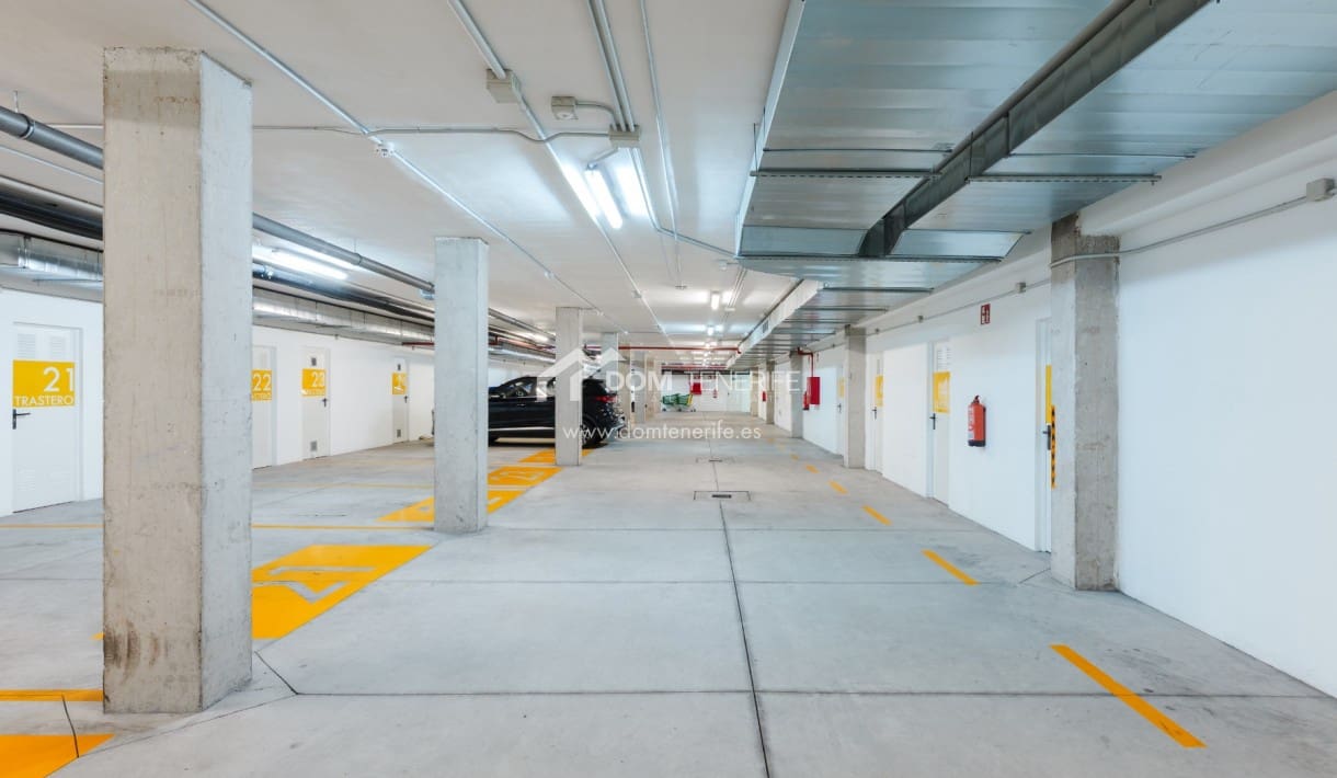 2 chambre Appartement à vendre à Adeje avec piscine garage - 380 000 € (Ref: 9431919)